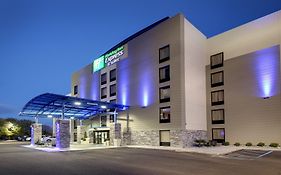 Holiday Inn Express & Suites Jackson Downtown - Coliseum, An Ihg Hotel